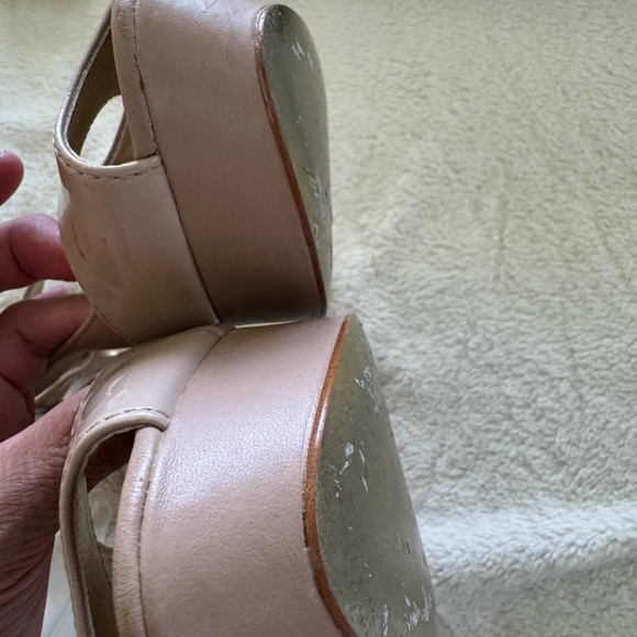 Beautiful Bebe high heel shoes. - Picture 6 of 6